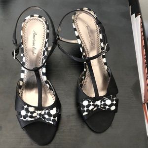 Payless American Eagle Black and White Heeled Sandals Sz 11M